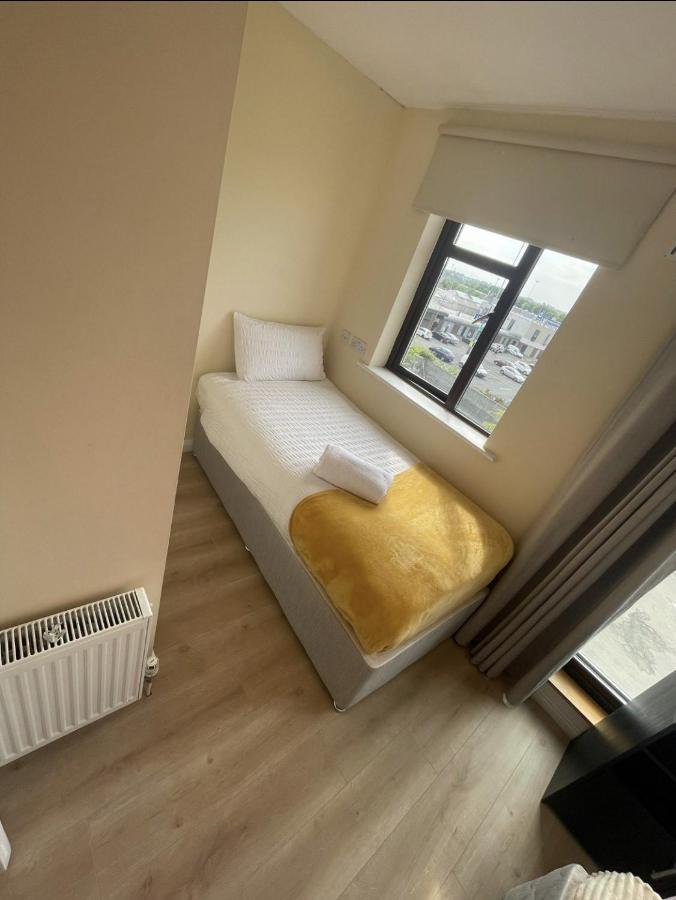 Modern City Centre House In Heart Of Galway City Buitenkant foto